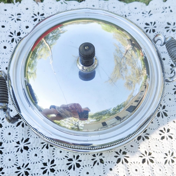 MIDDLETOWN QUADRUPLE PLATED SILVER TUREEN - Picture 2 of 5